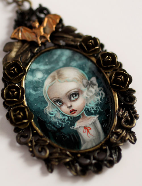 Mab-Graves--Claudia-Cameo